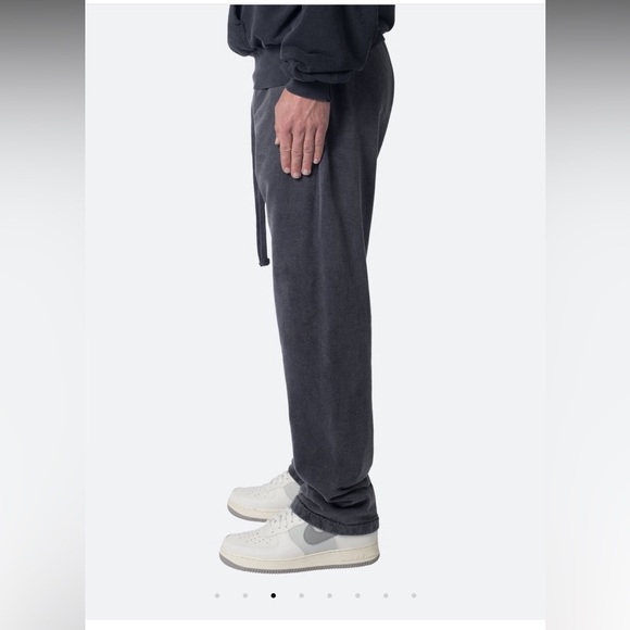 MNML Relaxed Everyday Sweatpants - Picture 3 of 4